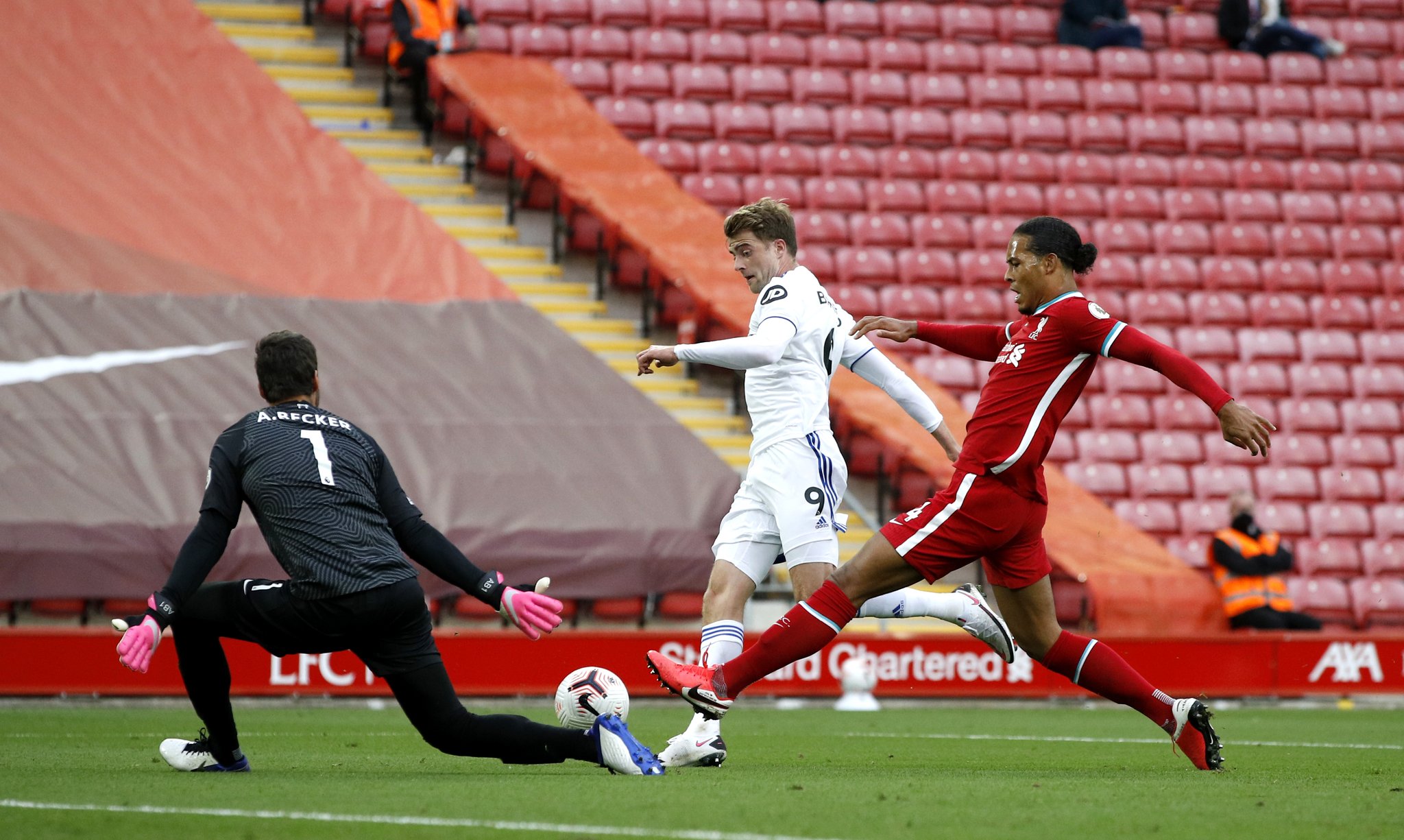 成一次次破 成一次次破